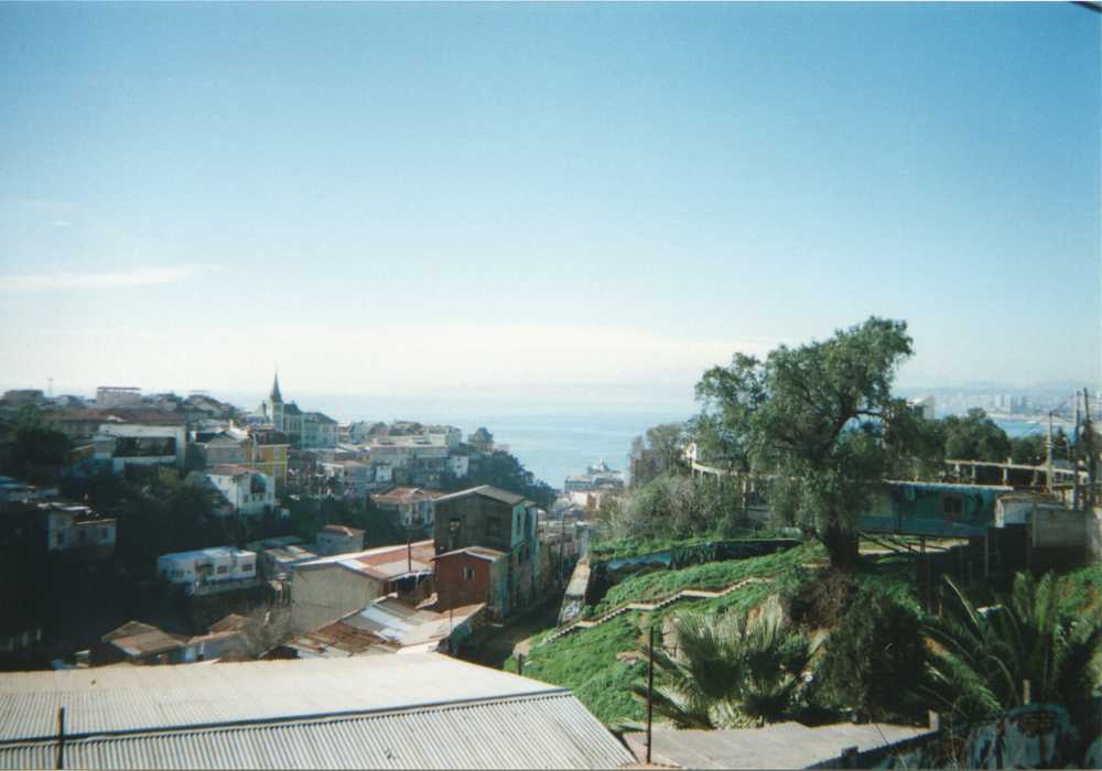 Photo walking after taking an 'ascensor' (elevator) in Valparaíso.